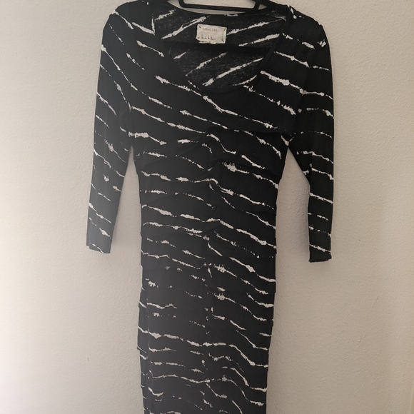 Nicole Miller Small Black w/ White details bodycon - Picture 5 of 10